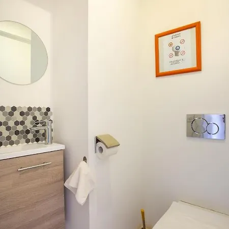 Jj8 - Magnifique 3pieces, Entierement Renove, Clim, Vieux-nice * Nice