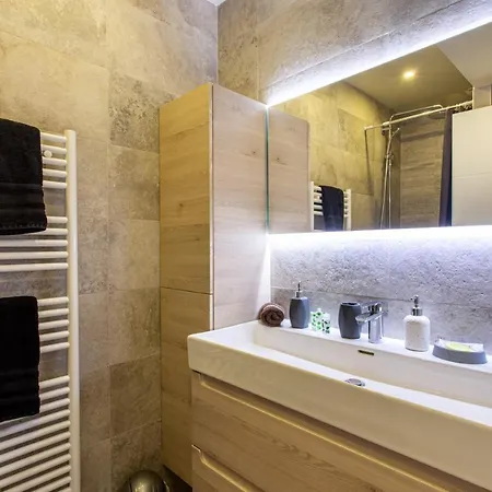 Apartment Jj8 - Magnifique 3pieces, Entierement Renove, Clim, Vieux-nice Nice